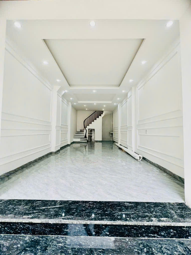 CC Bán nhà trả công thợ. Giảm chào 500 triêu. Hoàng Mai 46m 5T. Thông  KD  Ô TÔ VÀO NHÀ. Hơn 10 tỷ - Ảnh 1